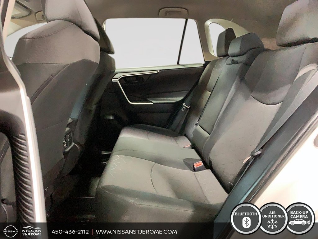 Toyota RAV4 LE AWD CRUISE SIÈGES CHAUFFANTS CAMÉRA BLUETOOTH 2024 à Charlemagne, Québec - 10 - w1024h768px