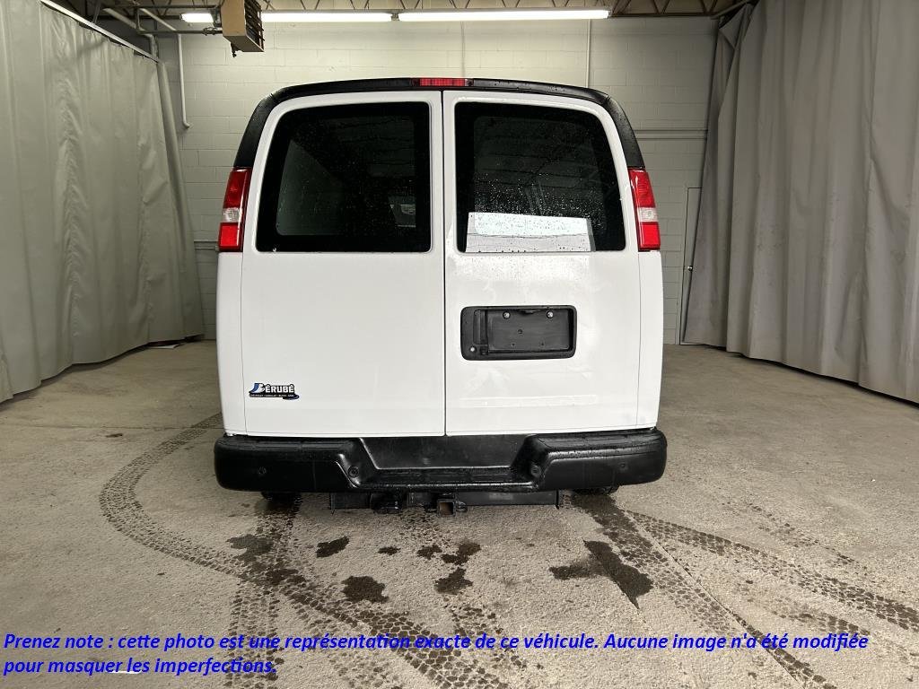 2018 Chevrolet Express Cargo Van in Rivière-du-Loup, Quebec - 7 - w1024h768px