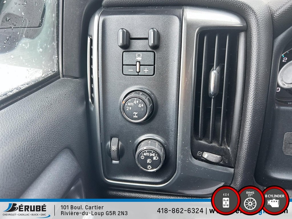 Chevrolet Silverado 1500  2015 à Rivière-du-Loup, Québec - 14 - w1024h768px