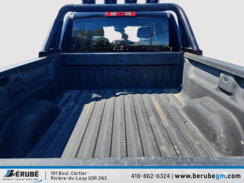 2017 Chevrolet Silverado 1500 LT in Rivière-du-Loup, Quebec - 11 - w1024h768px