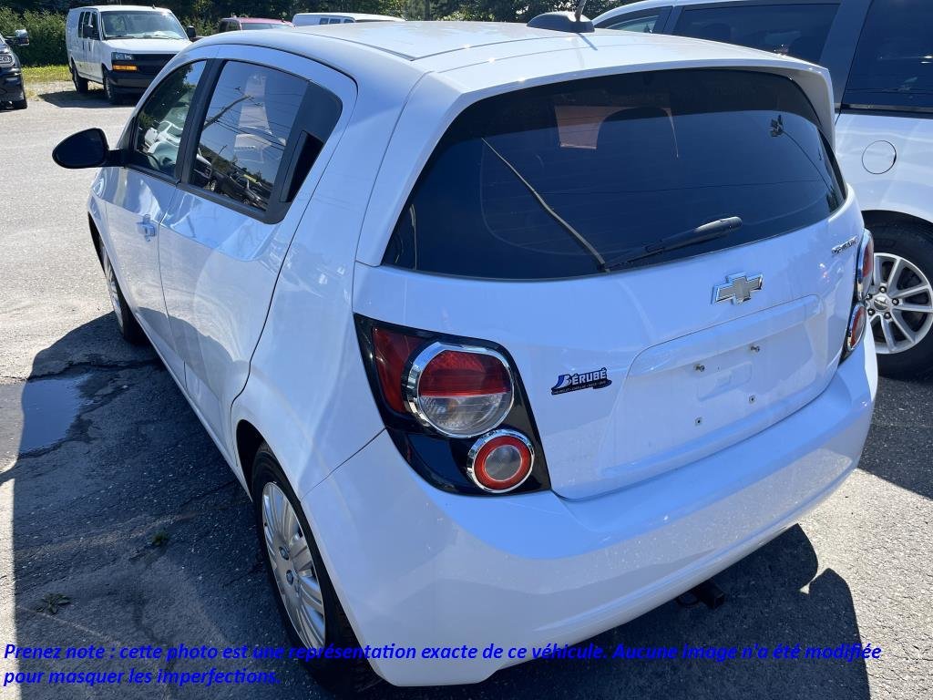 2016 Chevrolet Sonic in Rivière-du-Loup, Quebec - 5 - w1024h768px