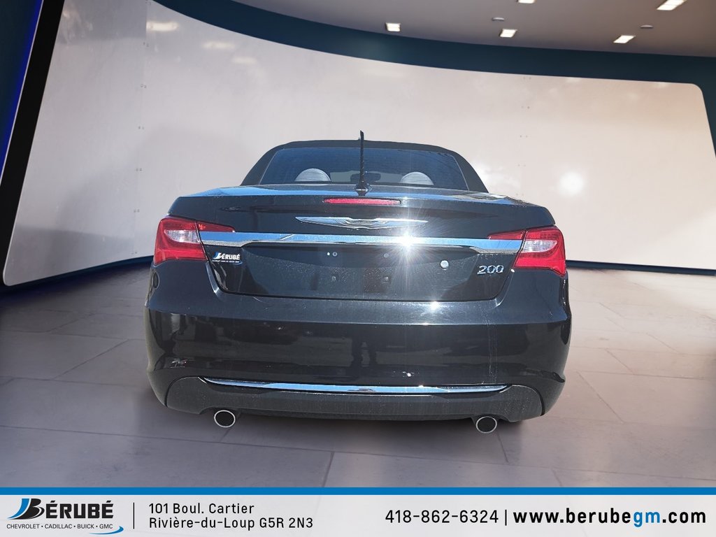 Chrysler 200 Touring 2013 à Rivière-du-Loup, Québec - 3 - w1024h768px