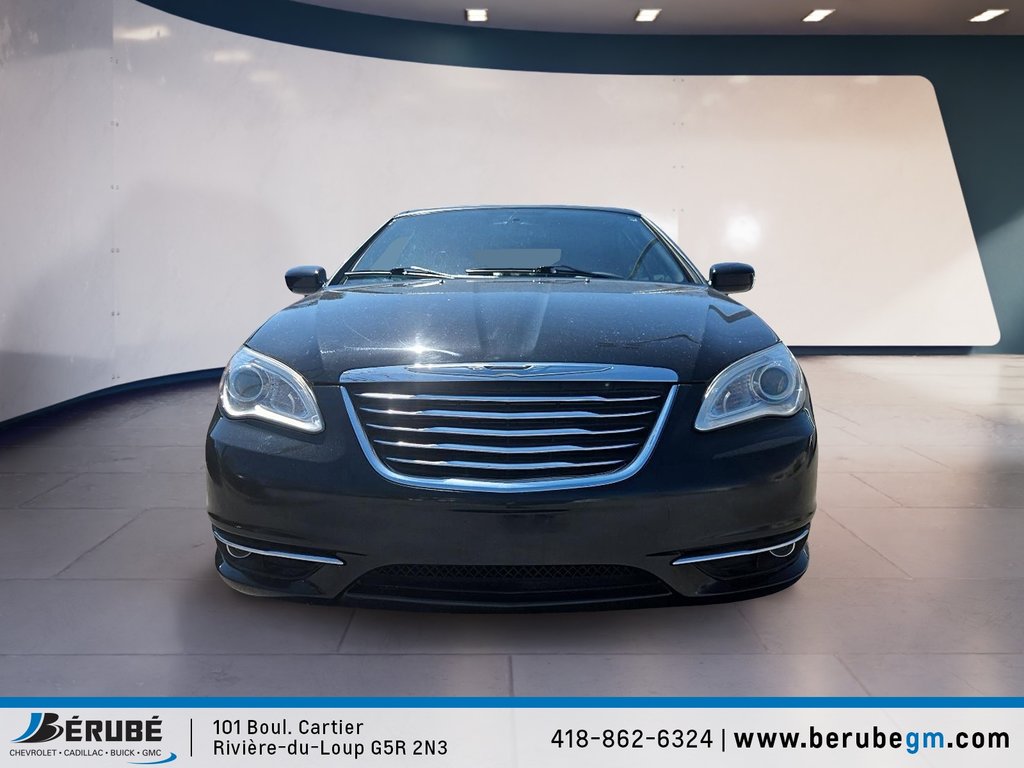 Chrysler 200 Touring 2013 à Rivière-du-Loup, Québec - 2 - w1024h768px
