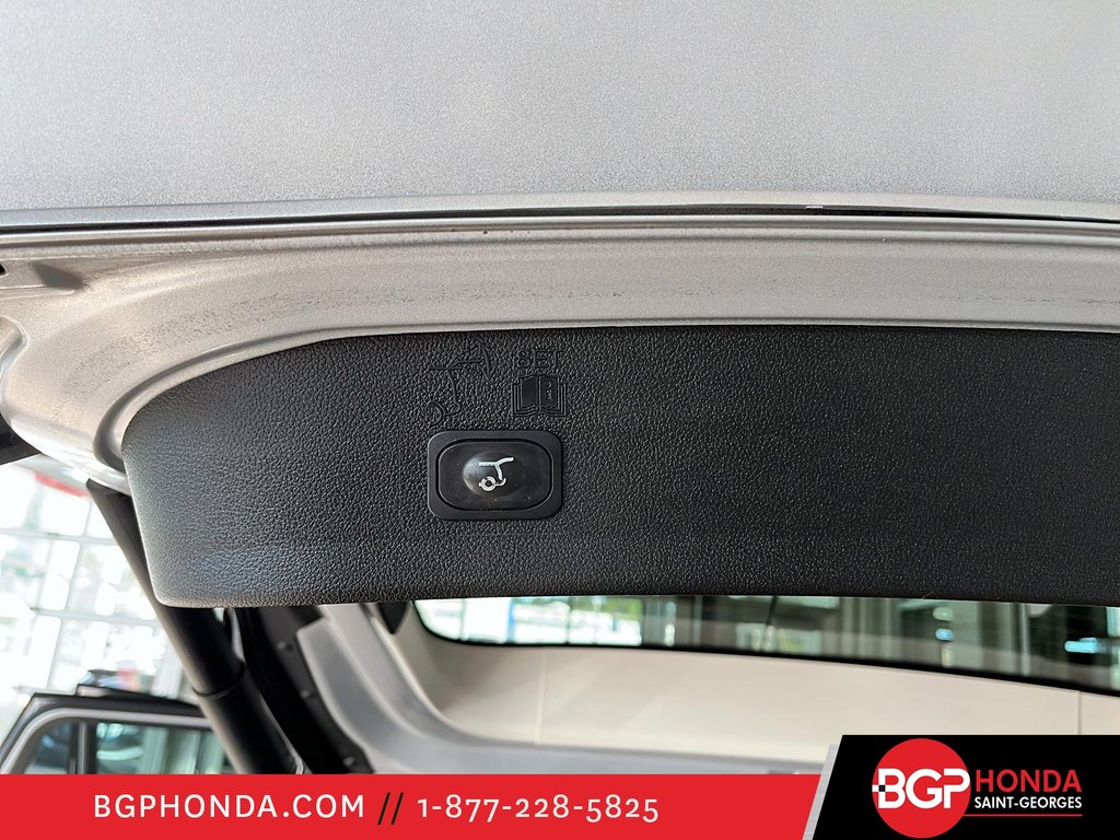 2019 Ford Escape SEL AWD in Saint-Georges, Quebec - 15 - w1024h768px