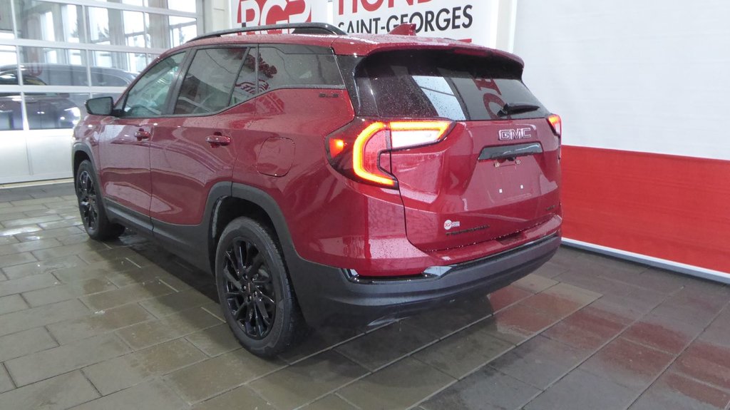 2024 GMC Terrain SLE in Saint-Georges, Quebec - 3 - w1024h768px