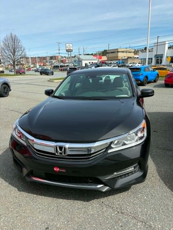 2017 Honda Accord Sedan SE in Saint-Georges, Quebec - 1 - w1024h768px