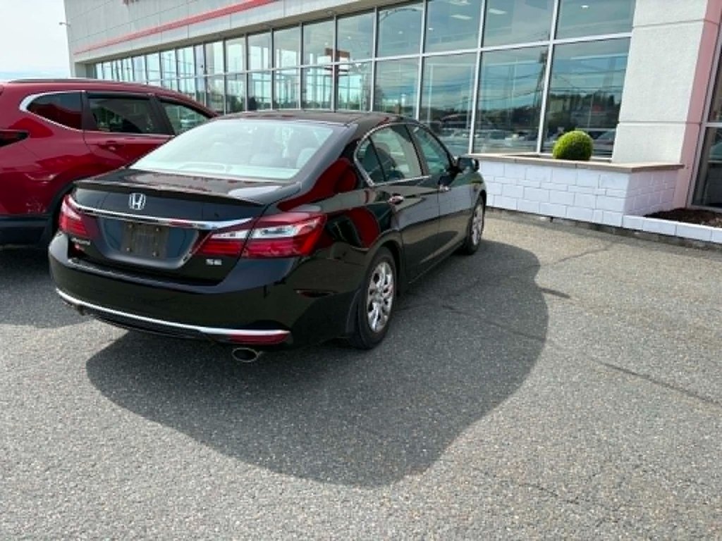 2017 Honda Accord Sedan SE in Saint-Georges, Quebec - 3 - w1024h768px