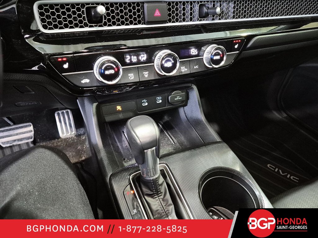 Honda Civic Sedan Hybrid HYBRID TOURING 2025 à Saint-Georges, Québec - 14 - w1024h768px