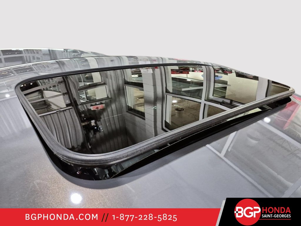 Honda Civic Sedan Hybrid HYBRID TOURING 2025 à Saint-Georges, Québec - 26 - w1024h768px