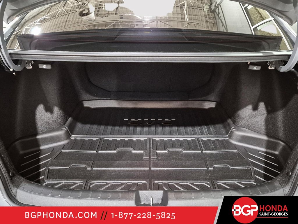 Honda Civic Sedan Hybrid HYBRID TOURING 2025 à Saint-Georges, Québec - 9 - w1024h768px
