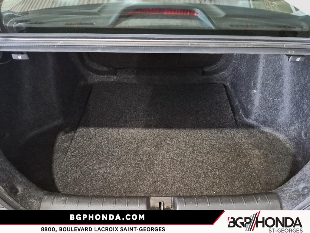 2021 Honda Civic Sedan LX in Saint-Georges, Quebec - 6 - w1024h768px