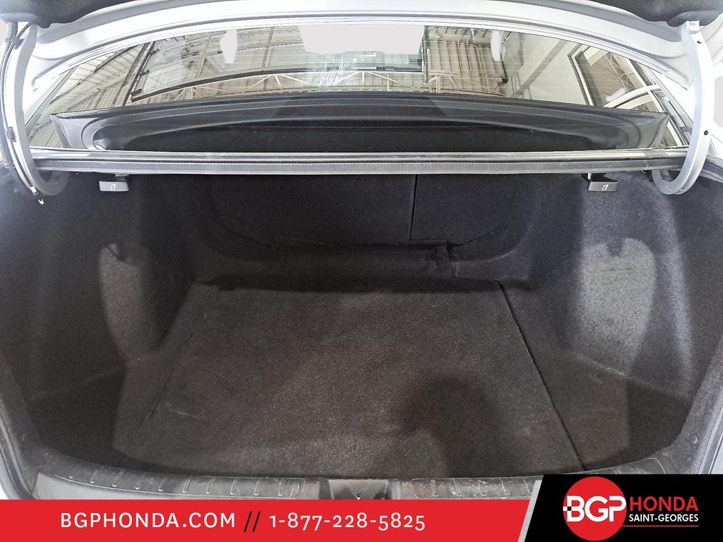 2022 Honda Civic Sedan LX in Saint-Georges, Quebec - 9 - w1024h768px