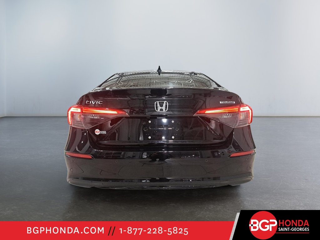 2023  Civic Sedan Touring in Saint-Georges, Quebec - 3 - w1024h768px