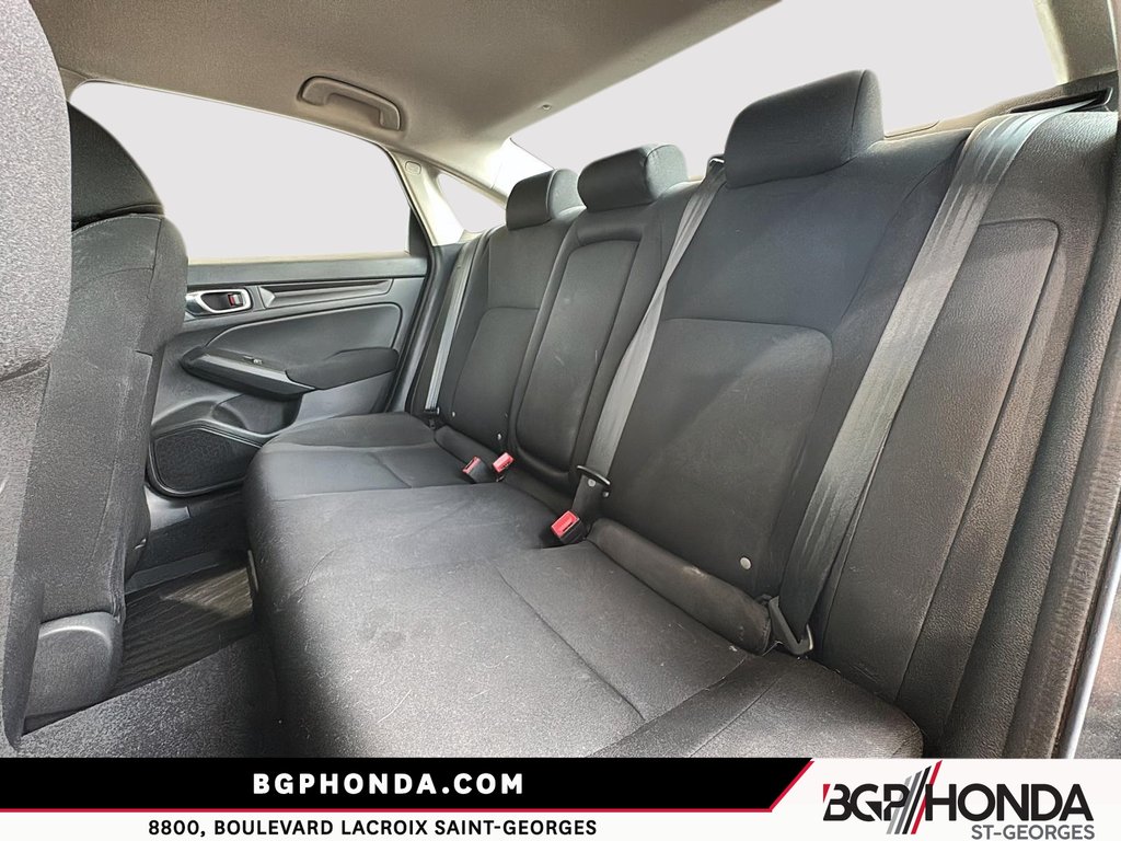2023 Honda Civic Sedan LX in Saint-Georges, Quebec - 9 - w1024h768px