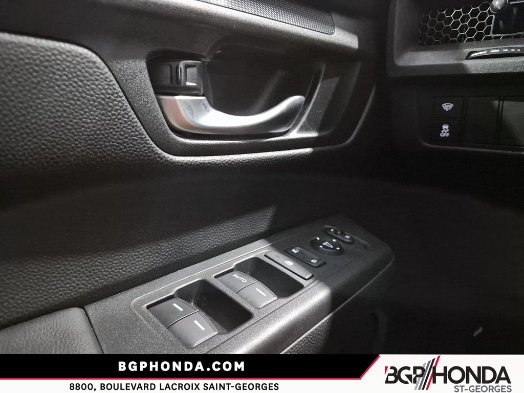 2023 Honda CR-V LX AWD in Saint-Georges, Quebec - 11 - w1024h768px