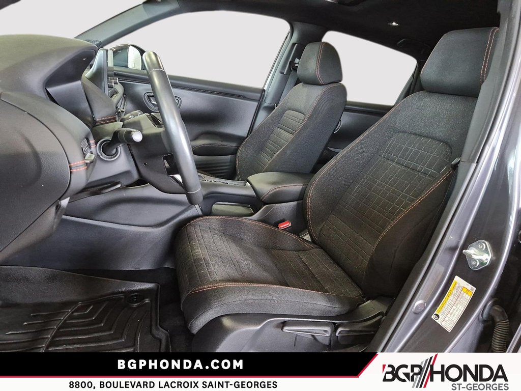2025 Honda HR-V SPORT in Saint-Georges, Quebec - 9 - w1024h768px