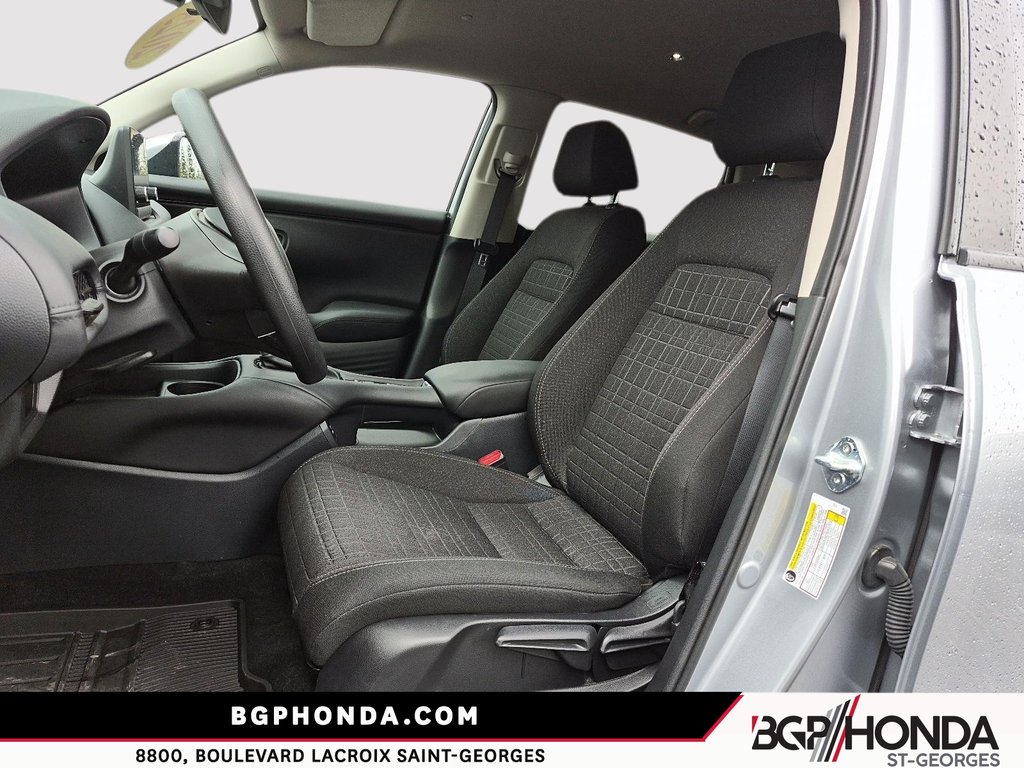 2025 Honda HR-V LX AWD in Saint-Georges, Quebec - 9 - w1024h768px