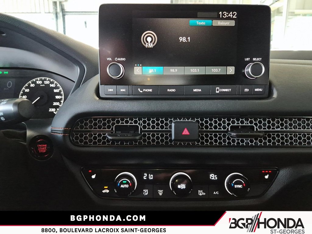 2025 Honda HR-V SPORT in Saint-Georges, Quebec - 16 - w1024h768px
