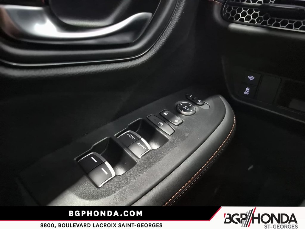 2025 Honda HR-V SPORT in Saint-Georges, Quebec - 11 - w1024h768px