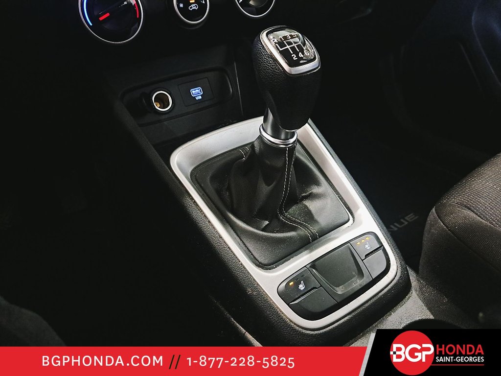 2020 Hyundai Venue ESSENTIEL in Saint-Georges, Quebec - 14 - w1024h768px