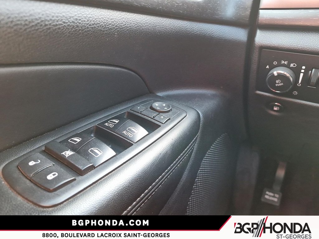 2018 Jeep Grand Cherokee LAREDO in Saint-Georges, Quebec - 11 - w1024h768px