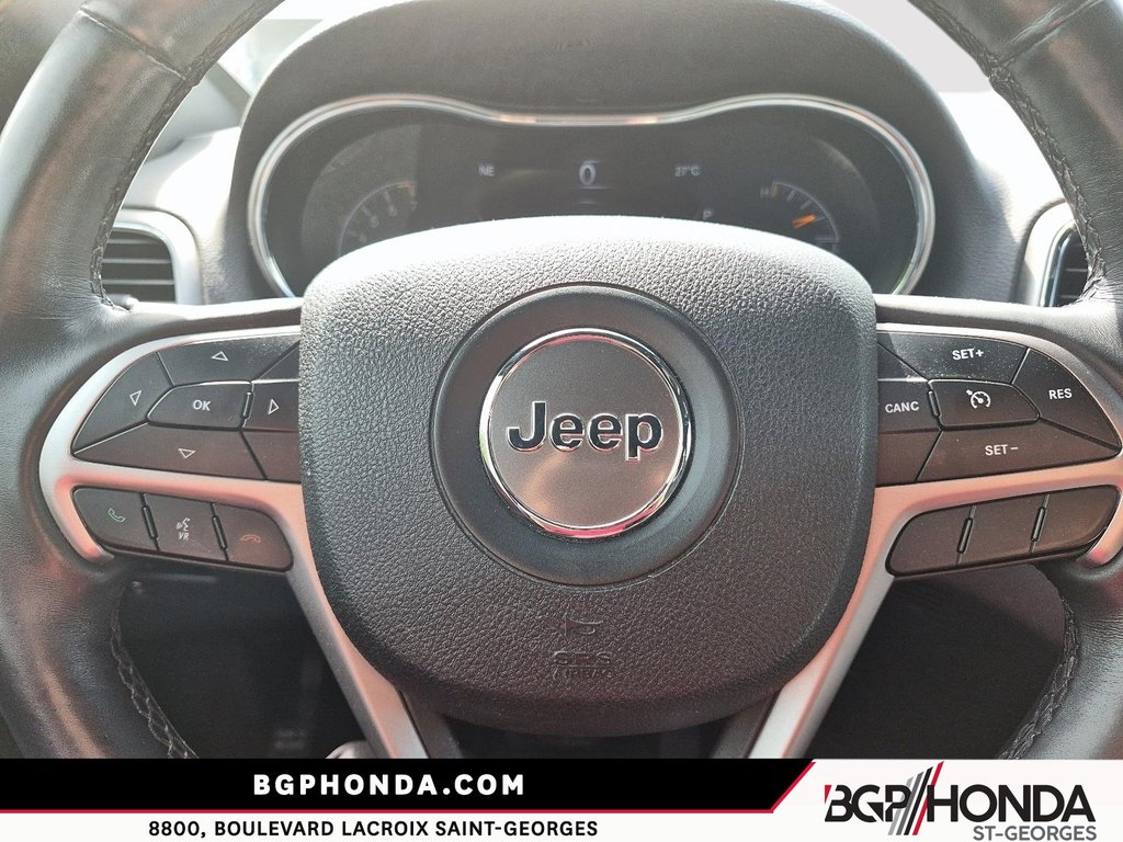 2018 Jeep Grand Cherokee LAREDO in Saint-Georges, Quebec - 12 - w1024h768px