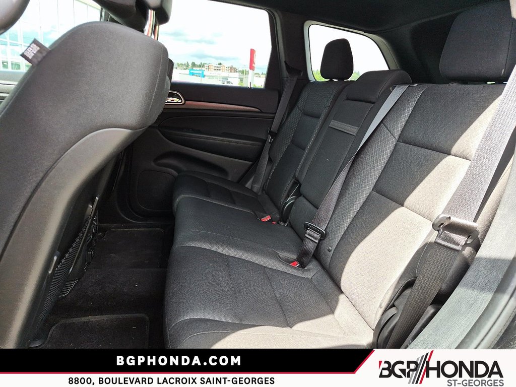 2018 Jeep Grand Cherokee LAREDO in Saint-Georges, Quebec - 8 - w1024h768px