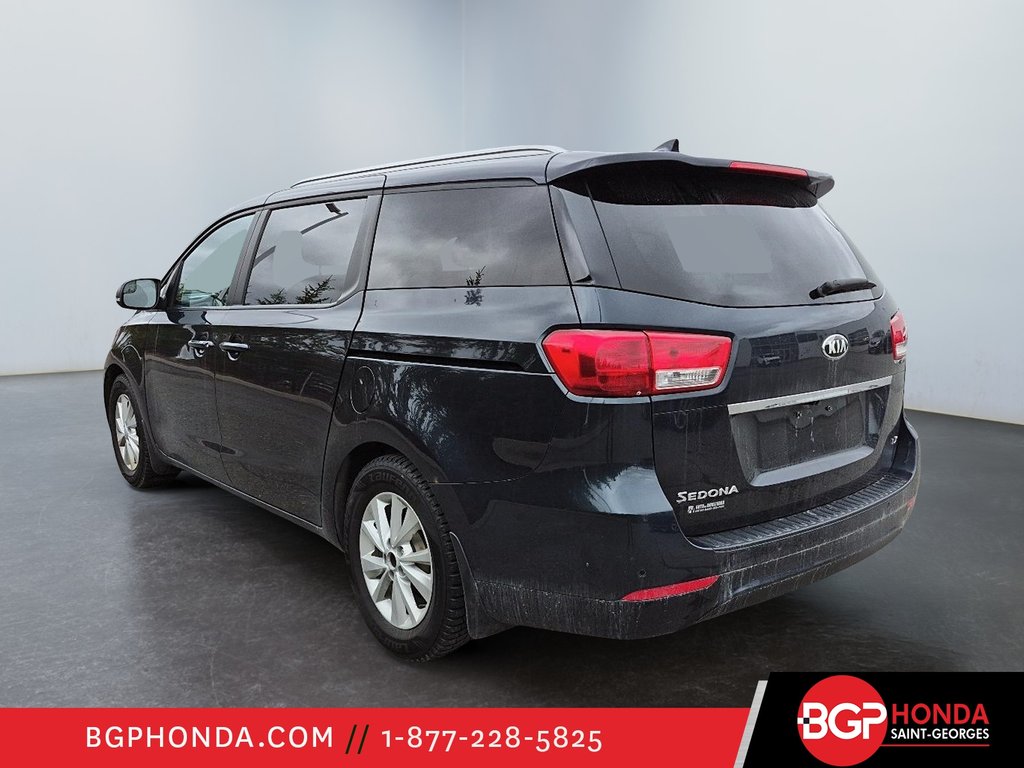2016 Kia Sedona LX in Saint-Georges, Quebec - 4 - w1024h768px