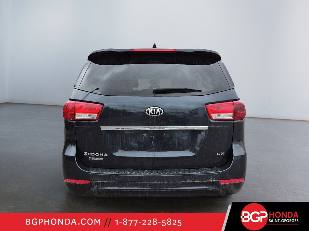 2016 Kia Sedona LX in Saint-Georges, Quebec - 3 - w1024h768px