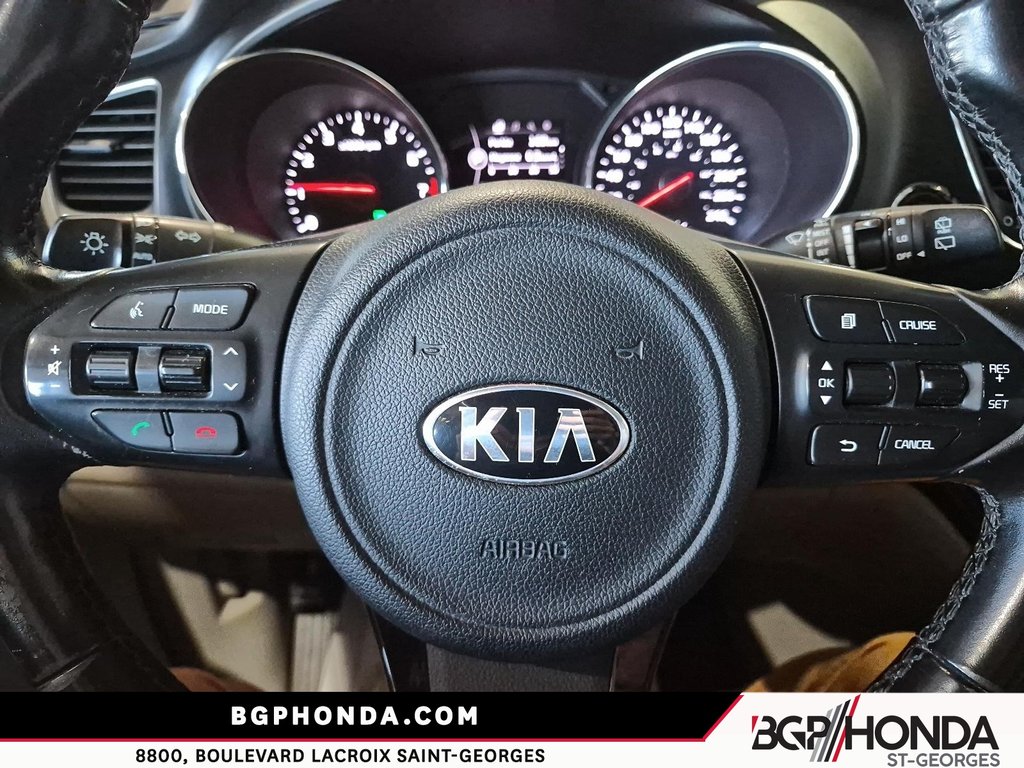 2016 Kia Sedona LX in Saint-Georges, Quebec - 13 - w1024h768px