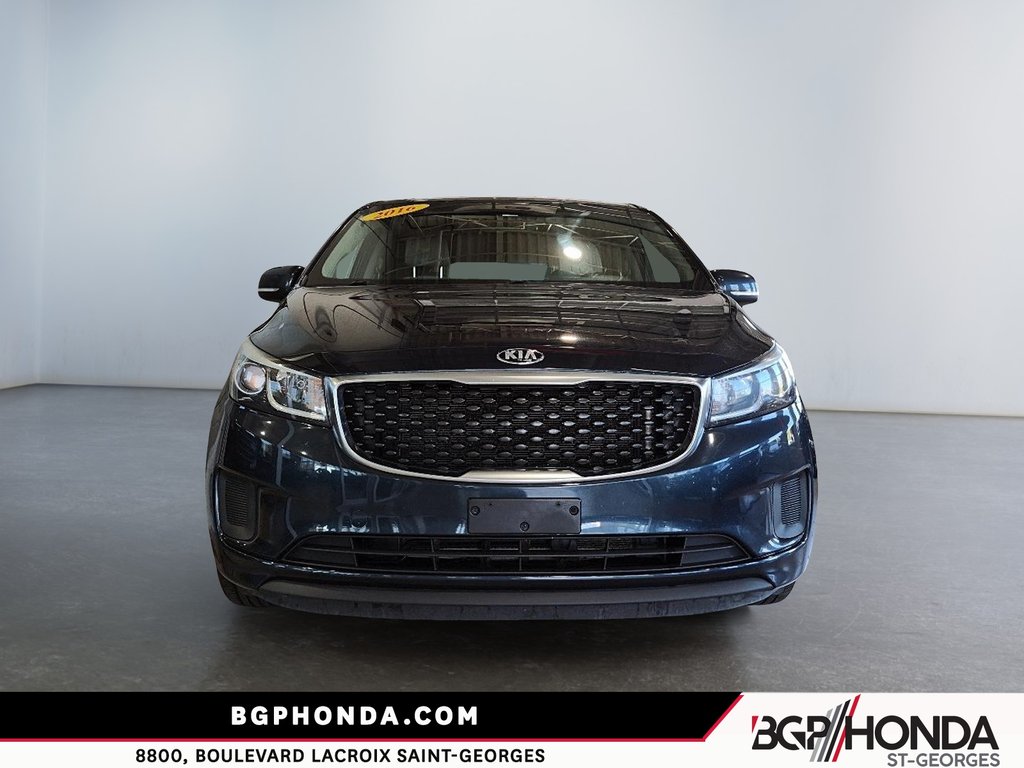 2016 Kia Sedona LX in Saint-Georges, Quebec - 2 - w1024h768px