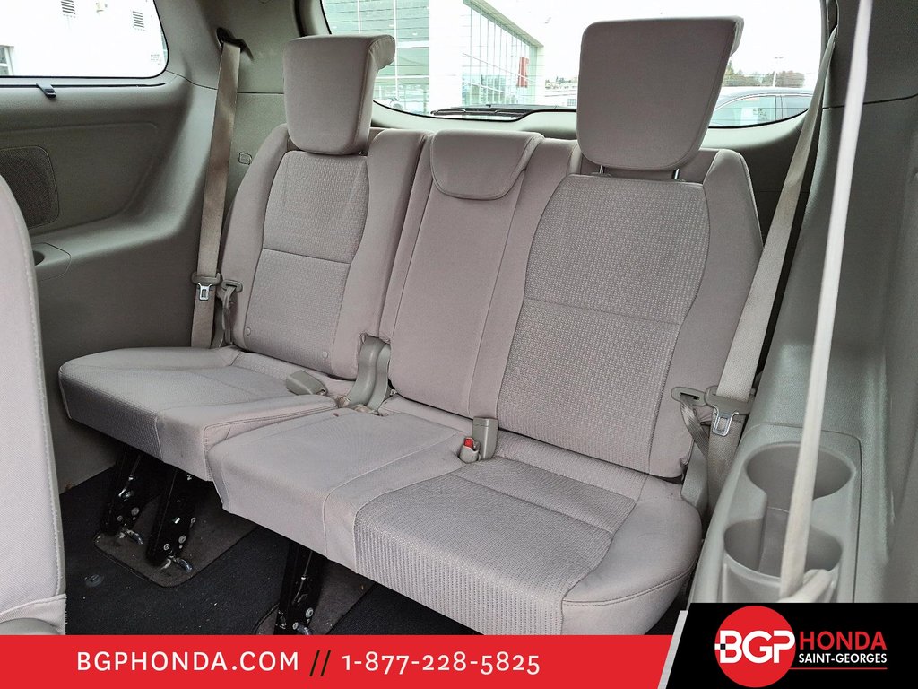 2016 Kia Sedona LX in Saint-Georges, Quebec - 9 - w1024h768px