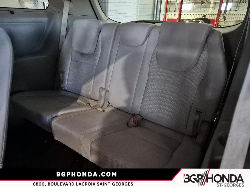 2016 Kia Sedona LX in Saint-Georges, Quebec - 9 - w1024h768px