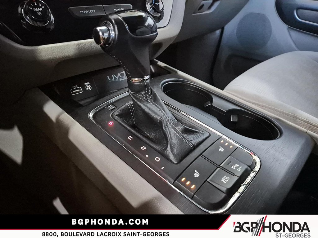 2016 Kia Sedona LX in Saint-Georges, Quebec - 16 - w1024h768px