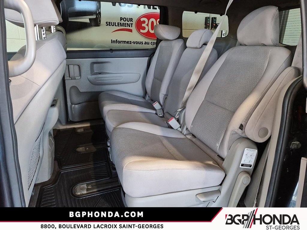 2016 Kia Sedona LX in Saint-Georges, Quebec - 8 - w1024h768px