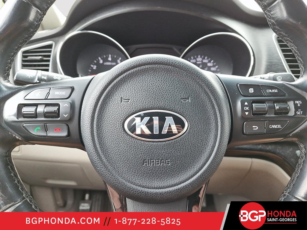 2016 Kia Sedona LX in Saint-Georges, Quebec - 13 - w1024h768px