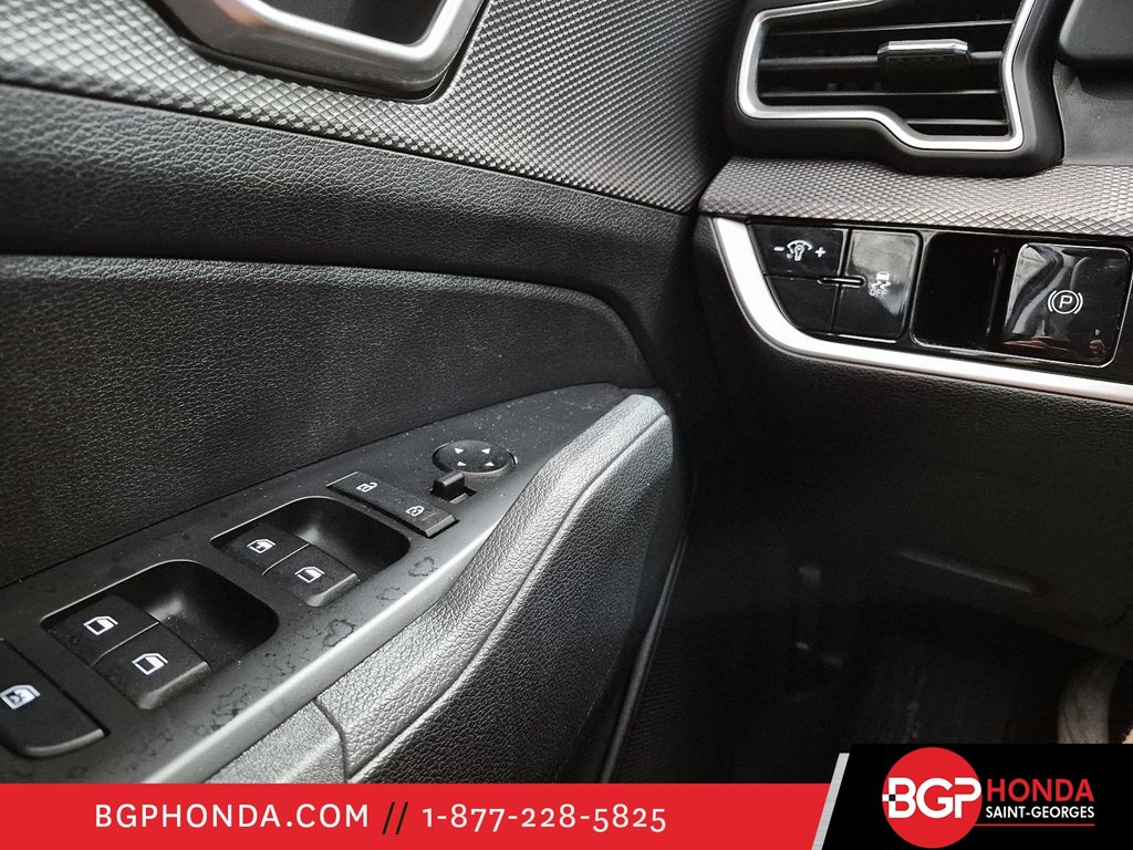 2024 Kia Sportage LX AWD in Saint-Georges, Quebec - 12 - w1024h768px