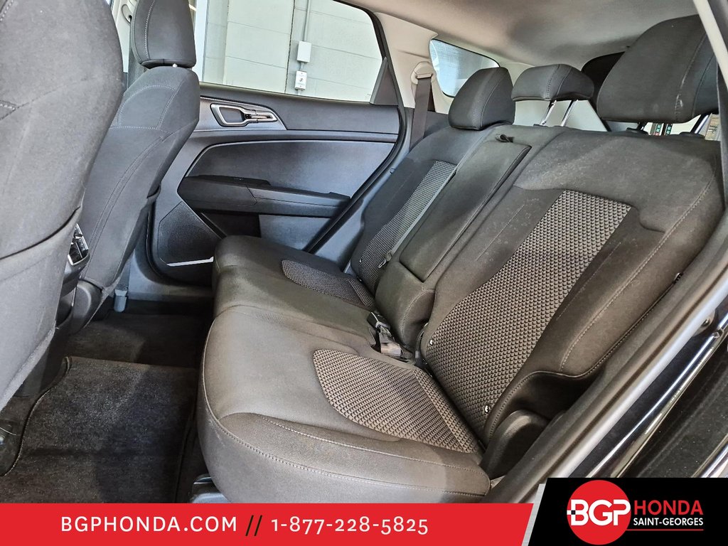 2024 Kia Sportage LX AWD in Saint-Georges, Quebec - 9 - w1024h768px