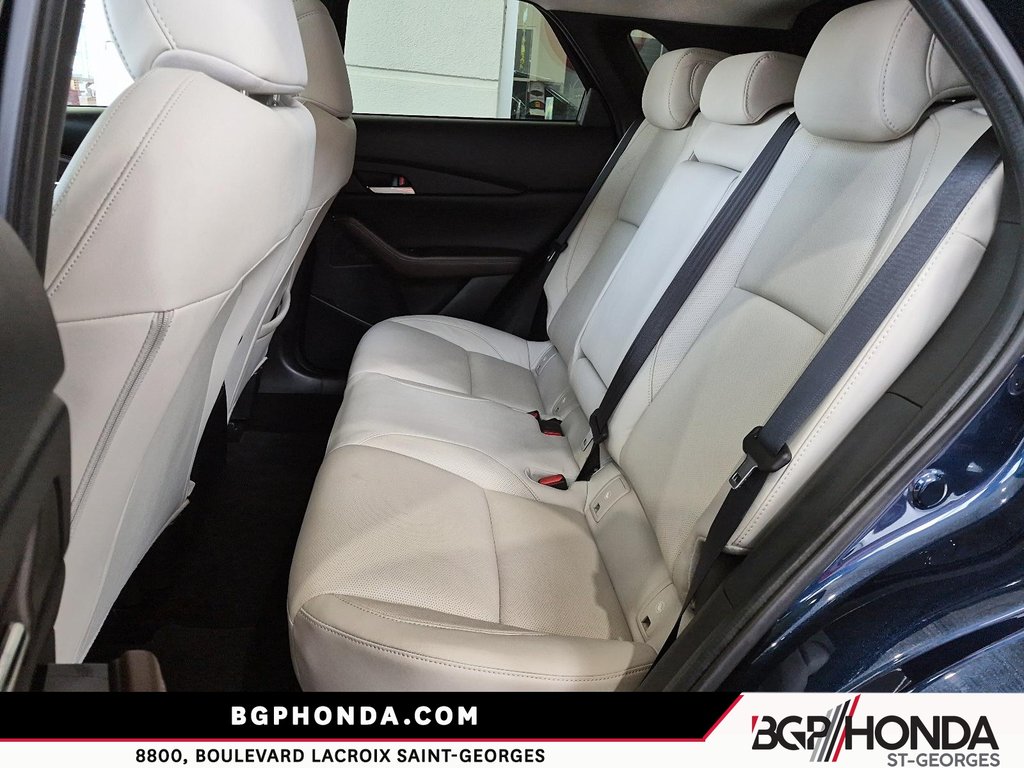 2023 Mazda CX-30 GT in Saint-Georges, Quebec - 8 - w1024h768px