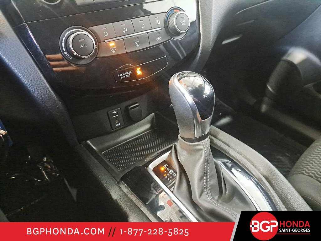 2017 Nissan Qashqai S AWD in Saint-Georges, Quebec - 15 - w1024h768px