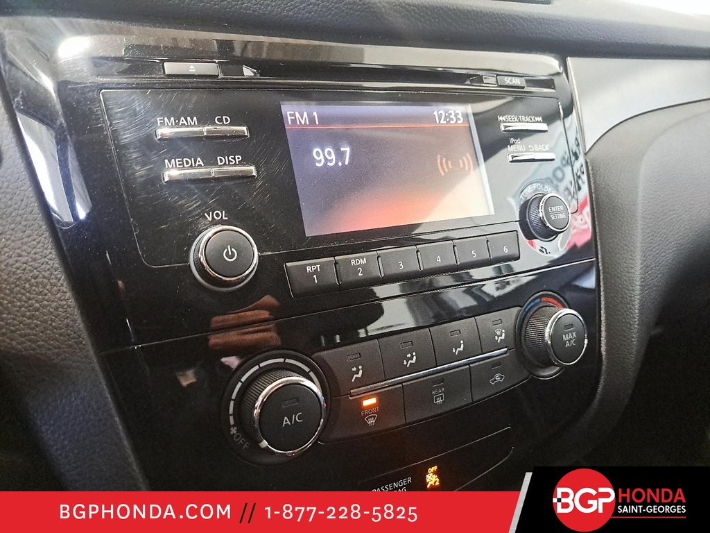 2017 Nissan Qashqai S AWD in Saint-Georges, Quebec - 17 - w1024h768px