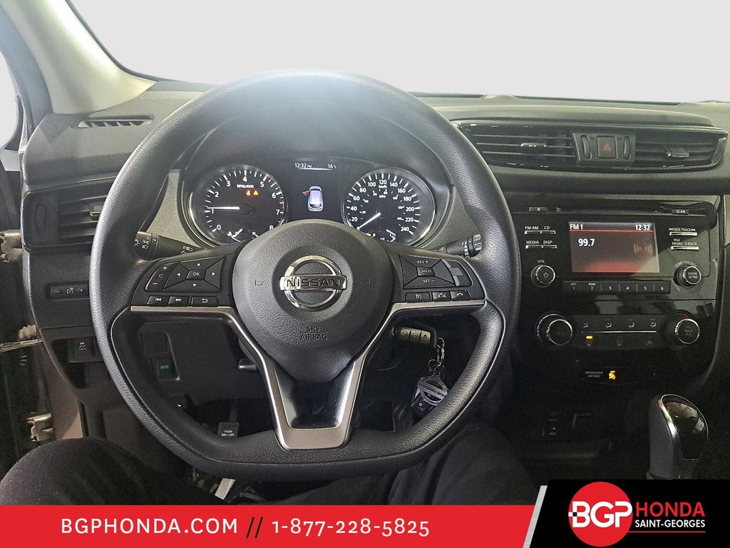 2017 Nissan Qashqai S AWD in Saint-Georges, Quebec - 10 - w1024h768px