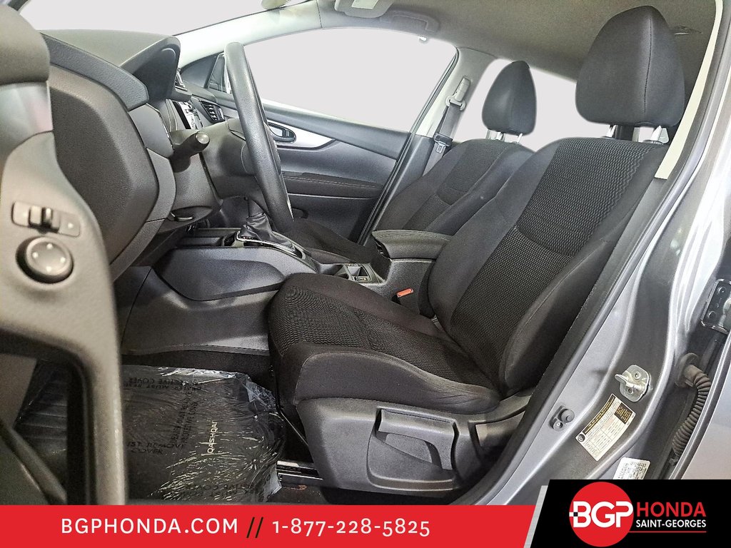 2017 Nissan Qashqai S AWD in Saint-Georges, Quebec - 9 - w1024h768px