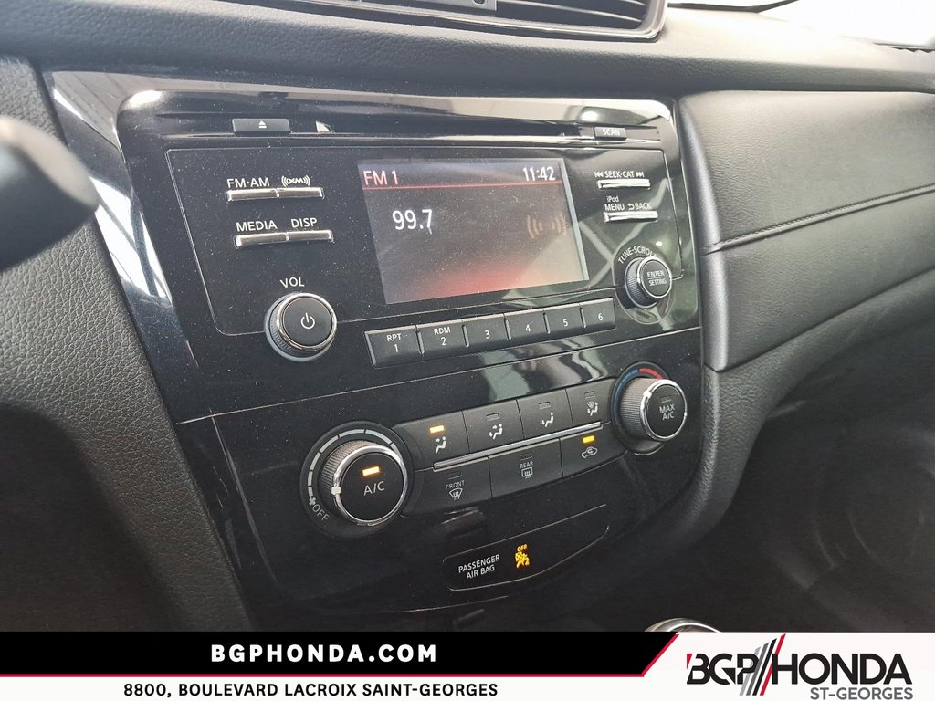 2017 Nissan Rogue S TA in Saint-Georges, Quebec - 15 - w1024h768px