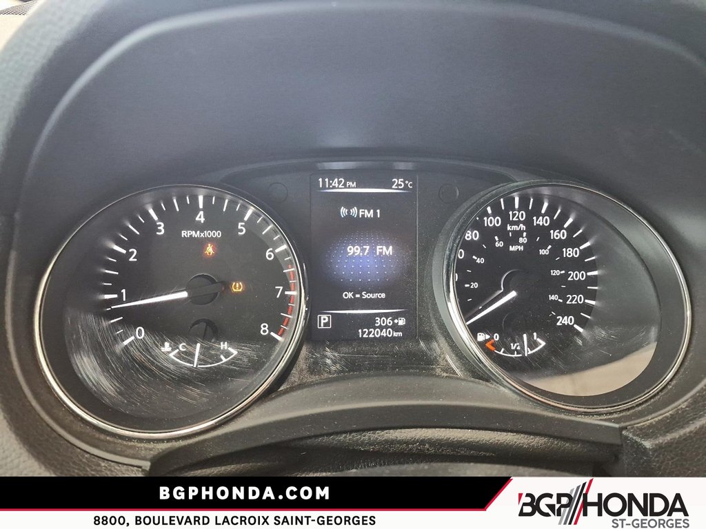 2017 Nissan Rogue S TA in Saint-Georges, Quebec - 13 - w1024h768px