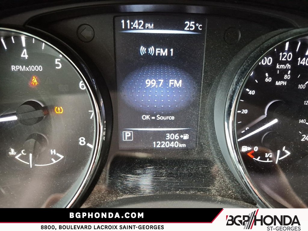 2017 Nissan Rogue S TA in Saint-Georges, Quebec - 12 - w1024h768px