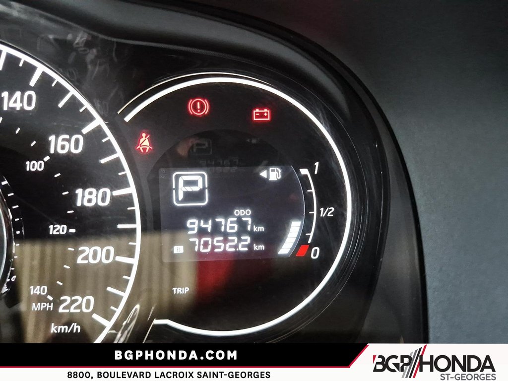 Nissan Versa Note SV 2017 à Saint-Georges, Québec - 13 - w1024h768px