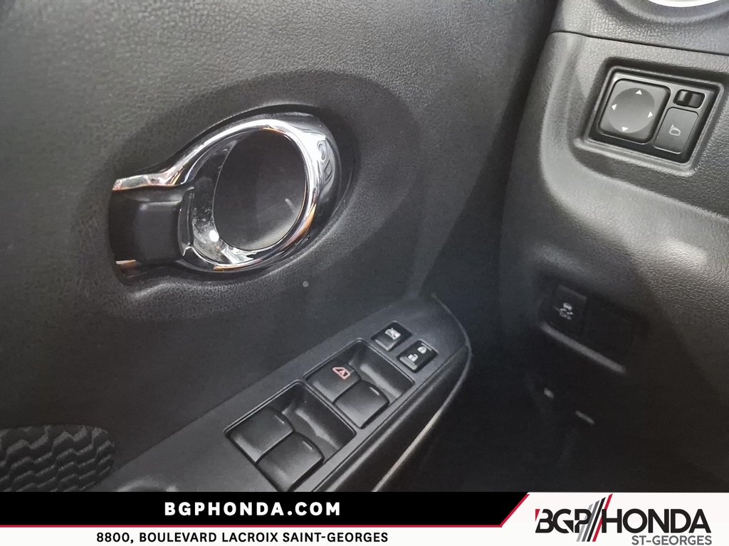 Nissan Versa Note SV 2017 à Saint-Georges, Québec - 11 - w1024h768px