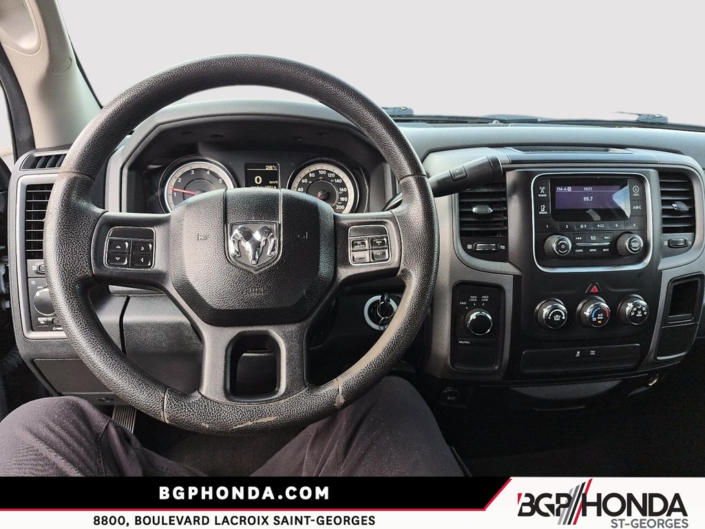 2016 Ram 1500 ST 4x4 in Saint-Georges, Quebec - 11 - w1024h768px