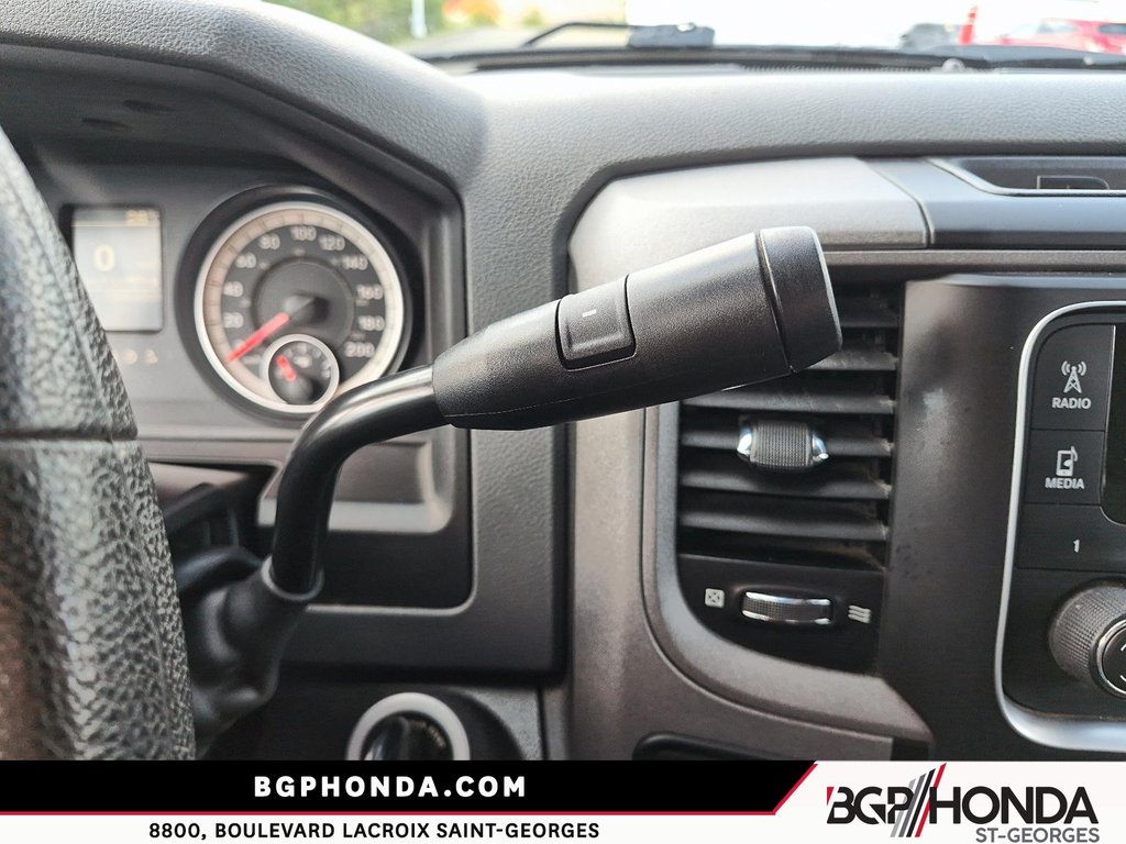 2016 Ram 1500 ST 4x4 in Saint-Georges, Quebec - 16 - w1024h768px